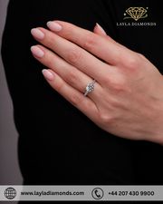 Round Engagement Ring with Classic Brilliance & Elegance