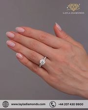 Round Cut Engagement Rings with Timeless Glow