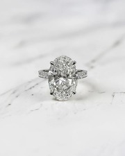 6ct Cathedral Setting Ring  Timeless Luxury & Brilliance