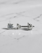 Beautiful Diamond Stud Earrings with Exceptional Brilliance
